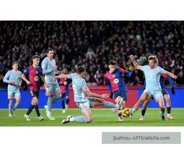 巴塞罗那凭争议胜马竞联赛悬念加剧冠军争夺白热化